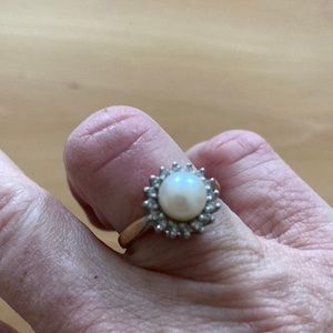 Diamond and Pearl 14k Gold Ring Size 6